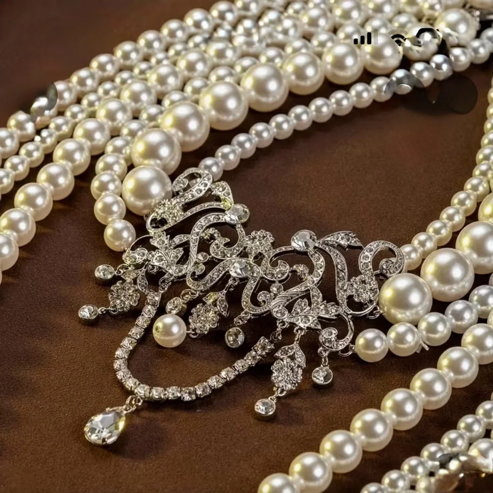 Luxurious Pearl and Silver Statement Necklace - Picture 3 of 6